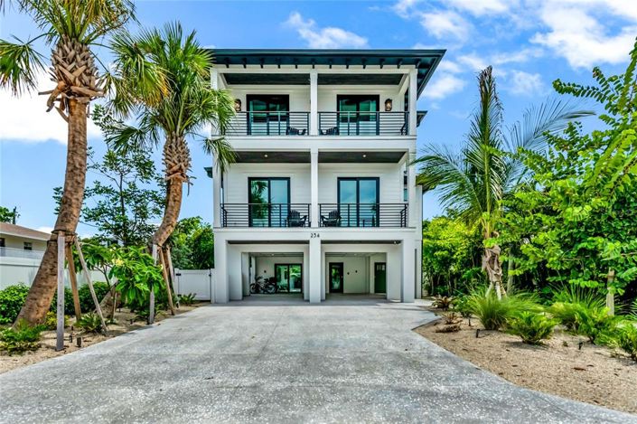 Image No.47-6 Bed Property for sale