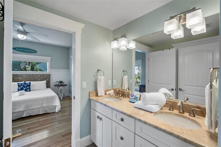 Image No.21-6 Bed Property for sale