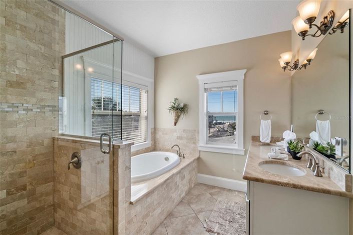 Image No.33-6 Bed Property for sale