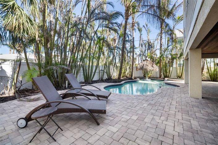 Image No.46-6 Bed Property for sale