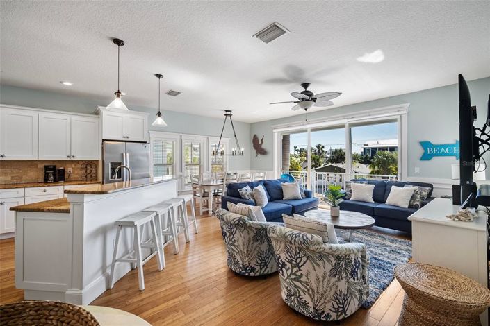 Image No.6-6 Bed Property for sale