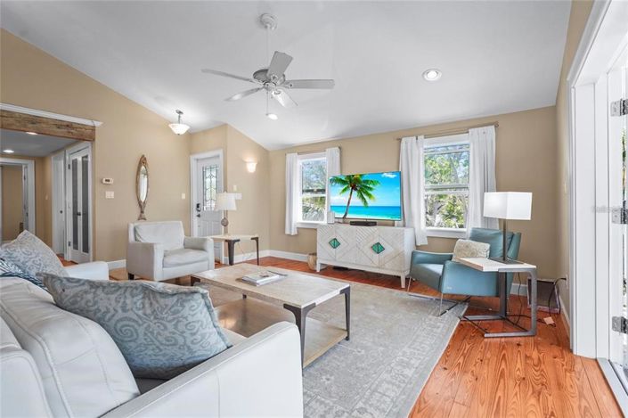 Image No.16-3 Bed Property for sale