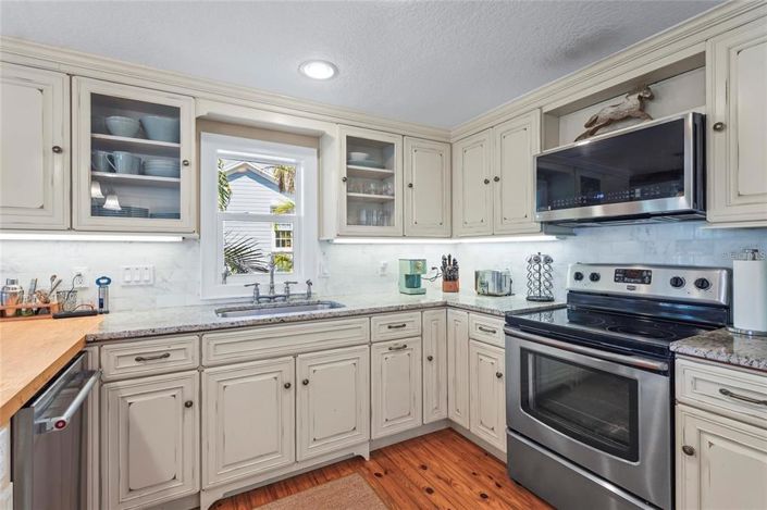 Image No.21-3 Bed Property for sale