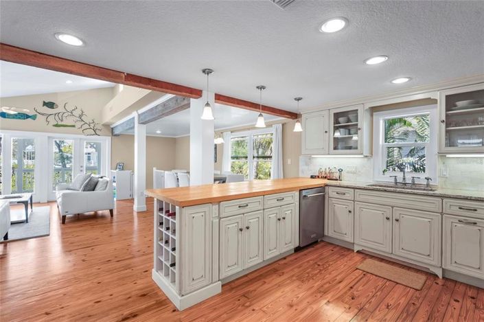 Image No.22-3 Bed Property for sale