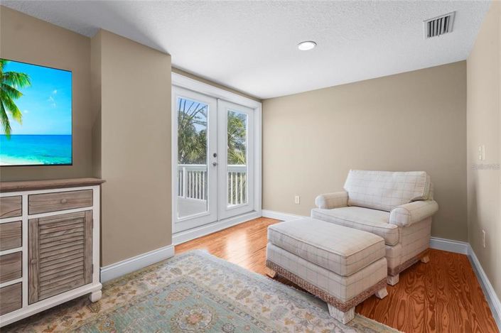 Image No.27-3 Bed Property for sale