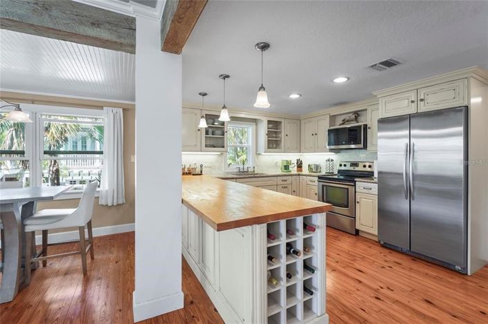 Image No.75-3 Bed Property for sale