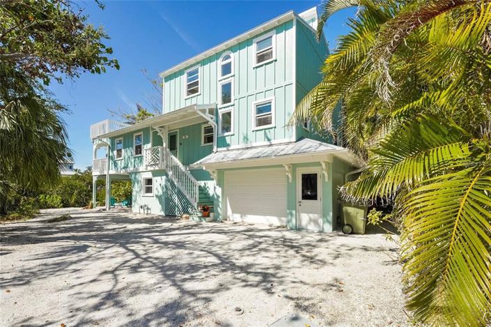 Image No.87-3 Bed Property for sale