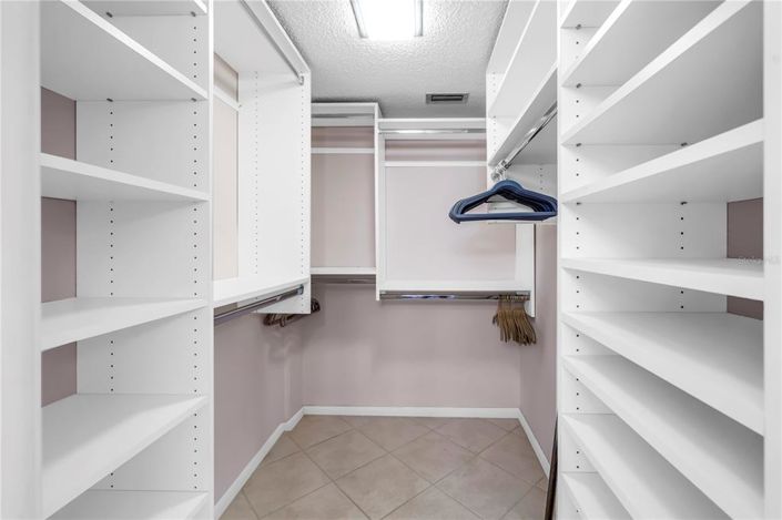 Image No.25-2 Bed Property for sale