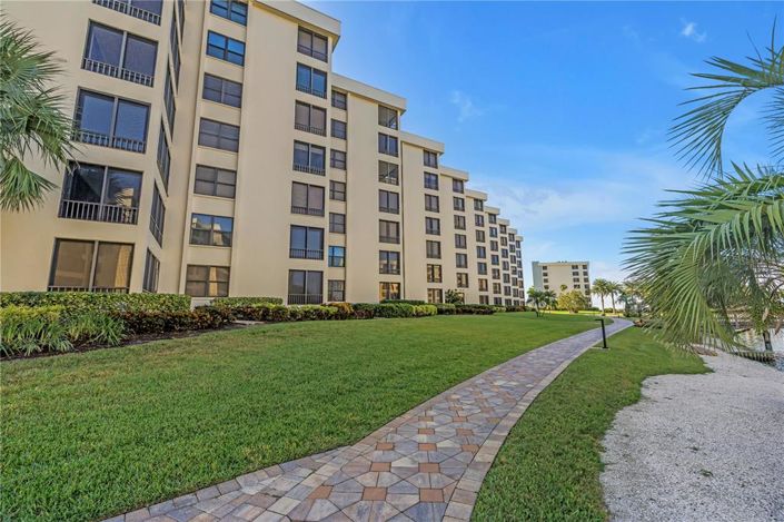 Image No.37-2 Bed Property for sale