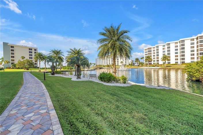 Image No.43-2 Bed Property for sale