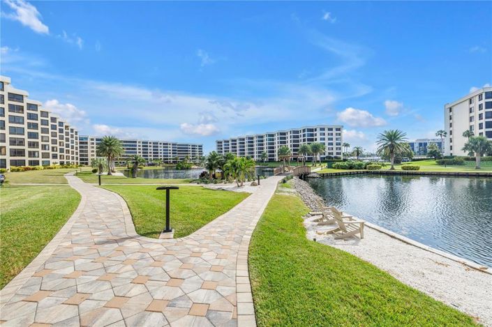 Image No.52-2 Bed Property for sale