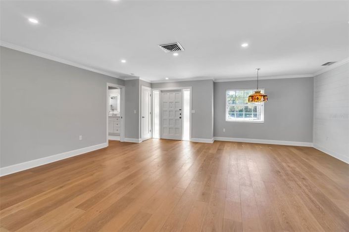 Image No.13-3 Bed Property for sale