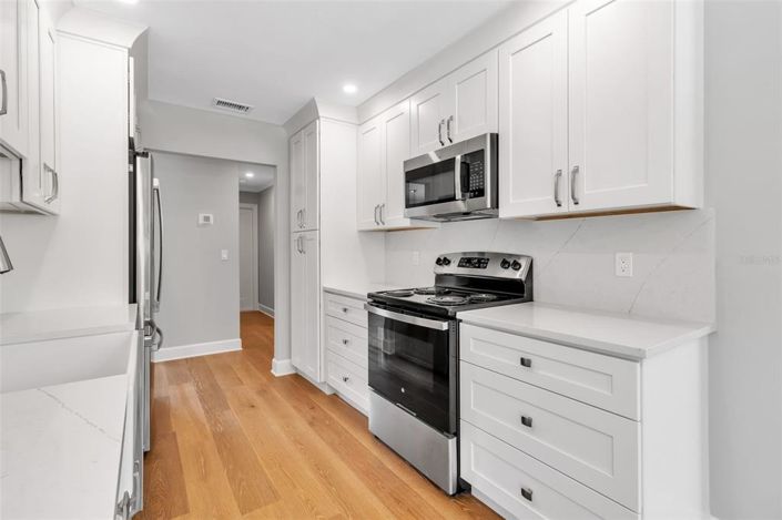 Image No.17-3 Bed Property for sale