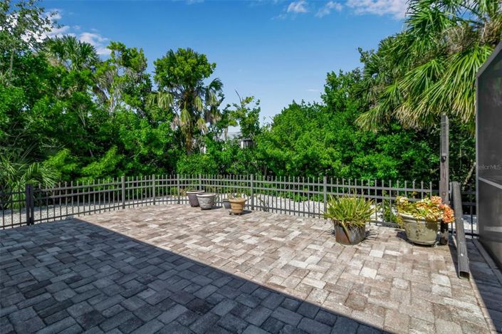 Image No.37-3 Bed Property for sale