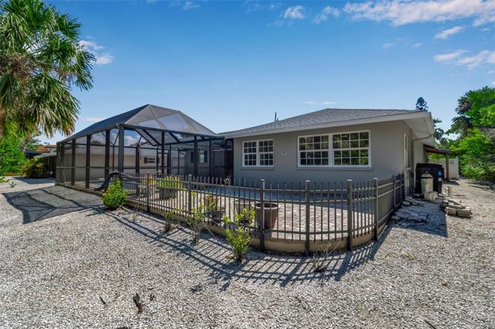 Image No.40-3 Bed Property for sale