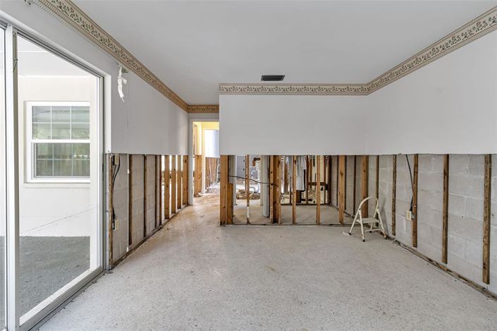 Image No.10-3 Bed Property for sale