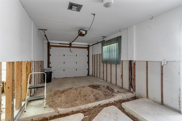 Image No.27-3 Bed Property for sale