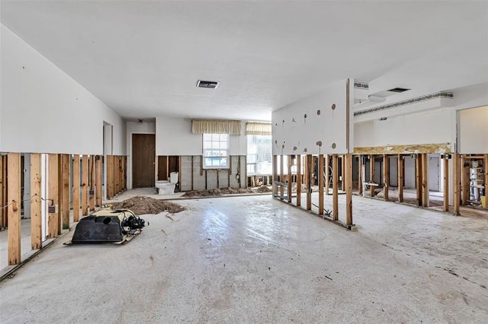 Image No.6-3 Bed Property for sale