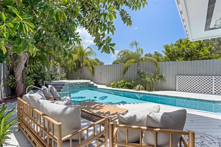 Image No.15-4 Bed Property for sale