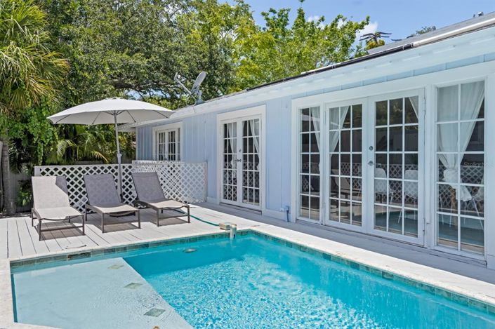 Image No.17-4 Bed Property for sale