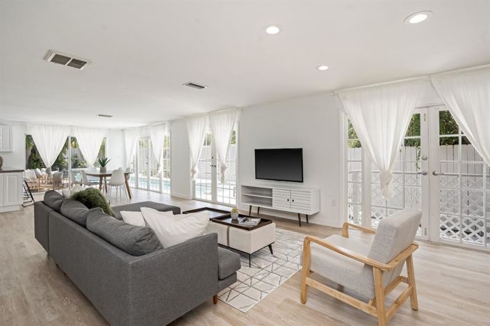 Image No.4-4 Bed Property for sale