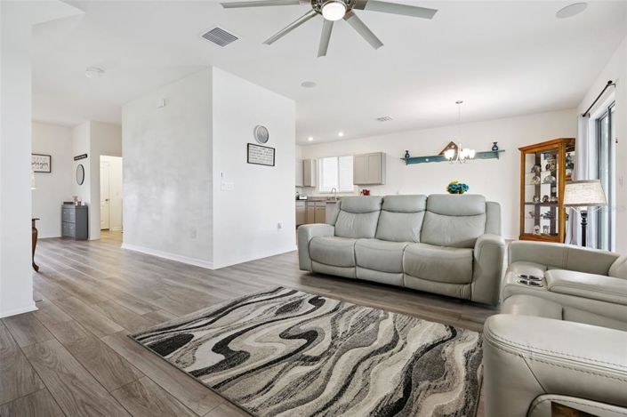 Image No.5-3 Bed Property for sale