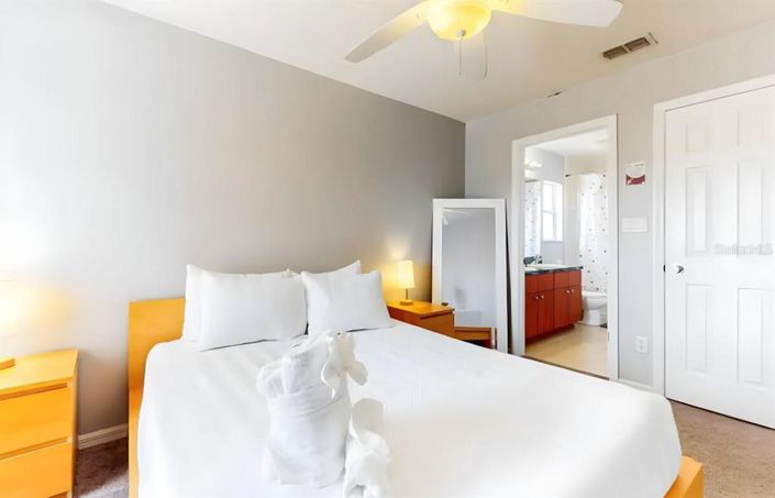 Image No.12-5 Bed Property for sale