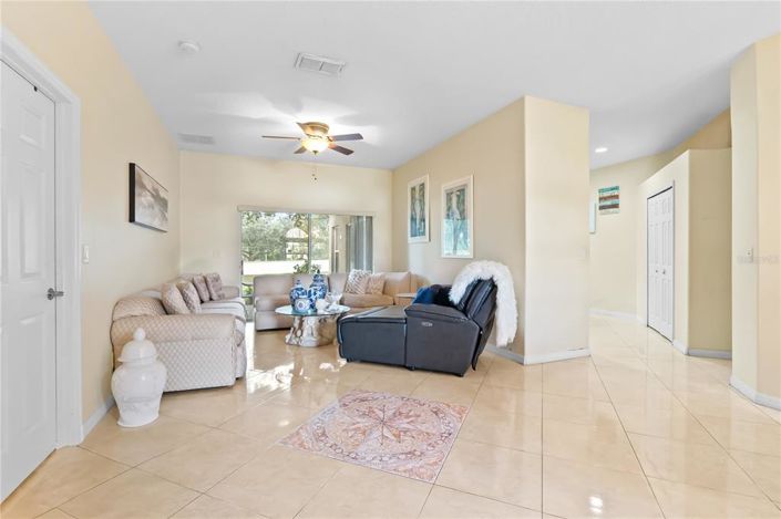 Image No.5-3 Bed Property for sale