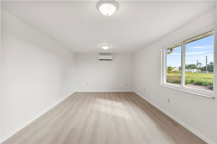 Image No.10-4 Bed Property for sale