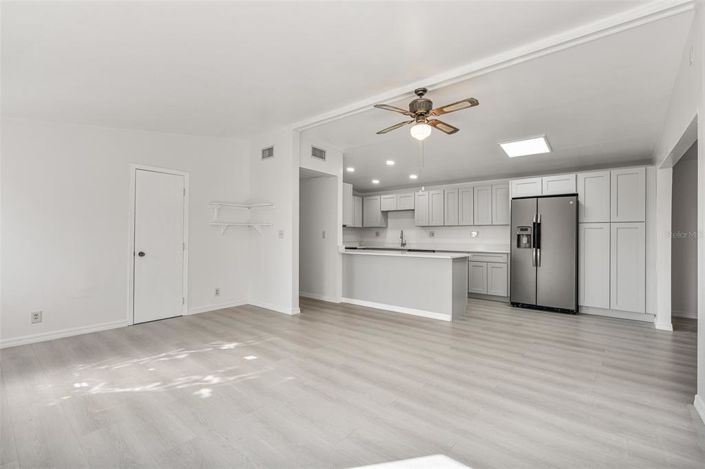 Image No.26-4 Bed Property for sale