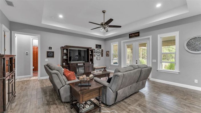 Image No.18-3 Bed Property for sale