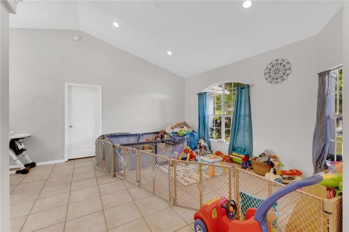 Image No.10-4 Bed Property for sale