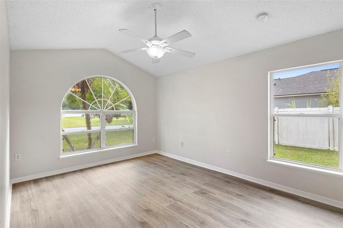 Image No.11-Propriété de 4 chambres à vendre à Kissimmee