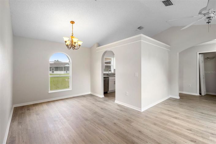 Image No.4-Propriété de 4 chambres à vendre à Kissimmee