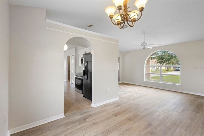 Image No.5-Propriété de 4 chambres à vendre à Kissimmee