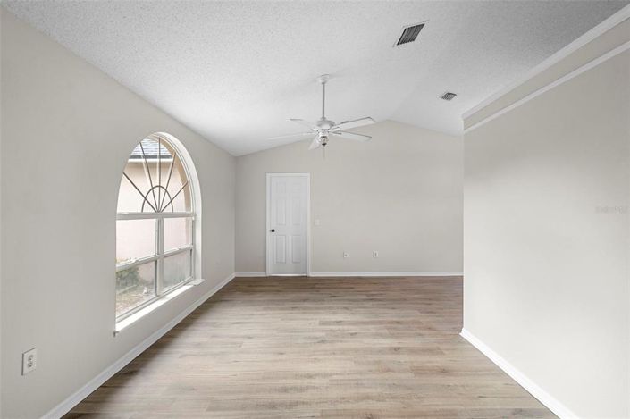 Image No.9-Propriété de 4 chambres à vendre à Kissimmee