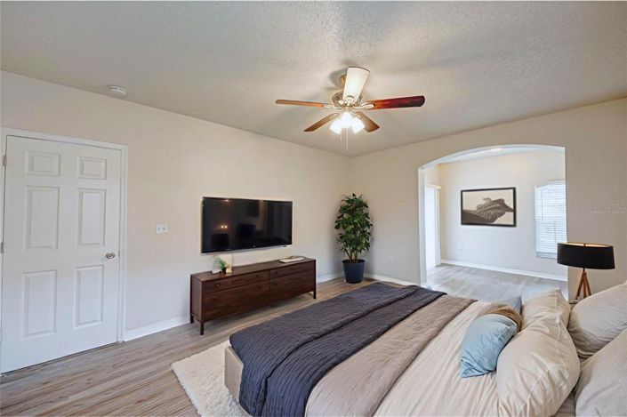 Image No.24-5 Bed Property for sale