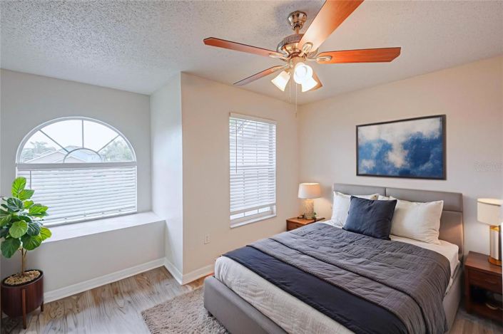 Image No.41-5 Bed Property for sale