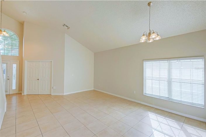 Image No.7-5 Bed Property for sale