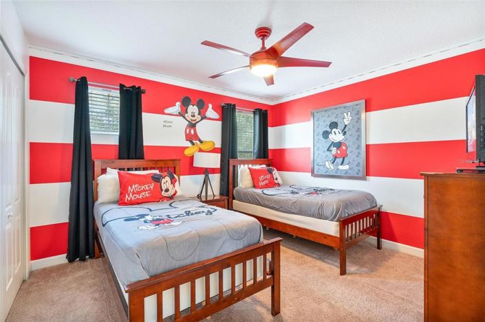 Image No.28-5 Bed Property for sale