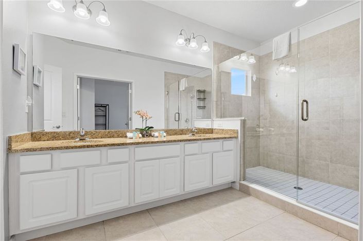 Image No.22-6 Bed Property for sale