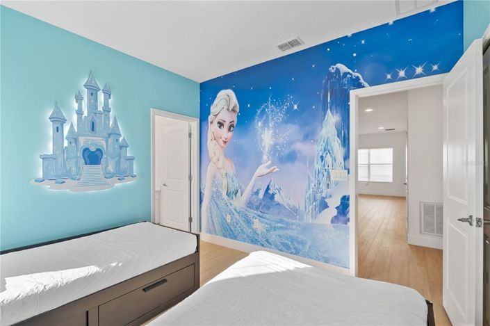 Image No.37-6 Bed Property for sale