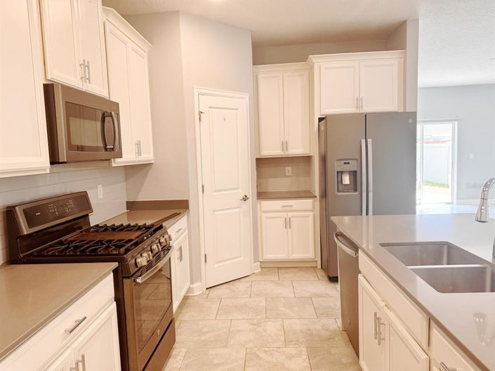 Image No.5-4 Bed Property for sale