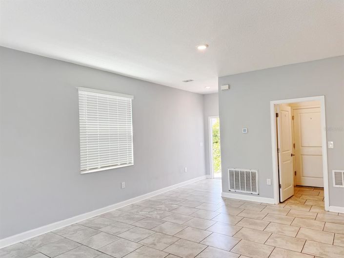 Image No.8-4 Bed Property for sale