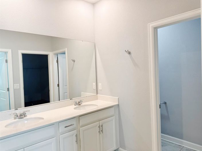 Image No.9-4 Bed Property for sale