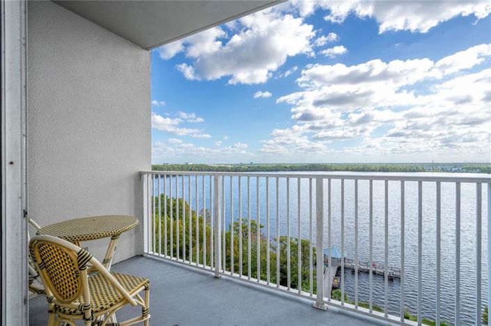 Image No.27-2 Bed Property for sale