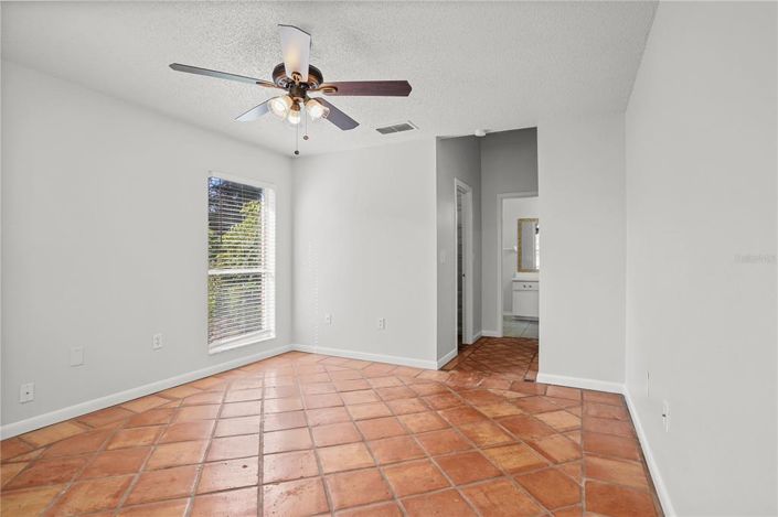 Image No.20-Propriété de 3 chambres à vendre à Clermont