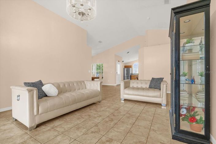 Image No.6-4 Bed Property for sale