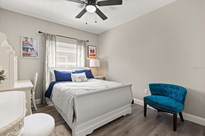 Image No.15-6 Bed Property for sale