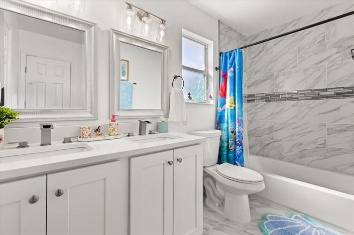 Image No.18-6 Bed Property for sale